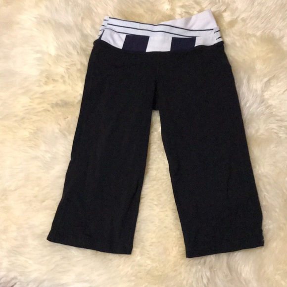 lululemon athletica Pants - Authentic Lululemon crops. Size 4!